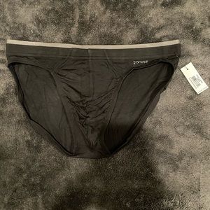 2xist Modal Briefs